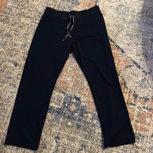 Figs Livingston basic scrub pants in navy